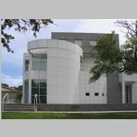 Richard Meier, Des Moines Art Center Addition, photo on homepages.bluffton.edu,2.jpg